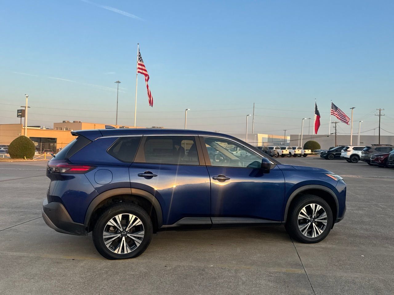Used 2023 Nissan Rogue SV AWD/4WD image 25