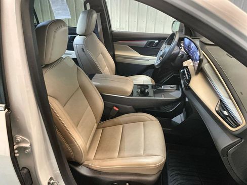 Used 2025 Buick Enclave Preferred image 27