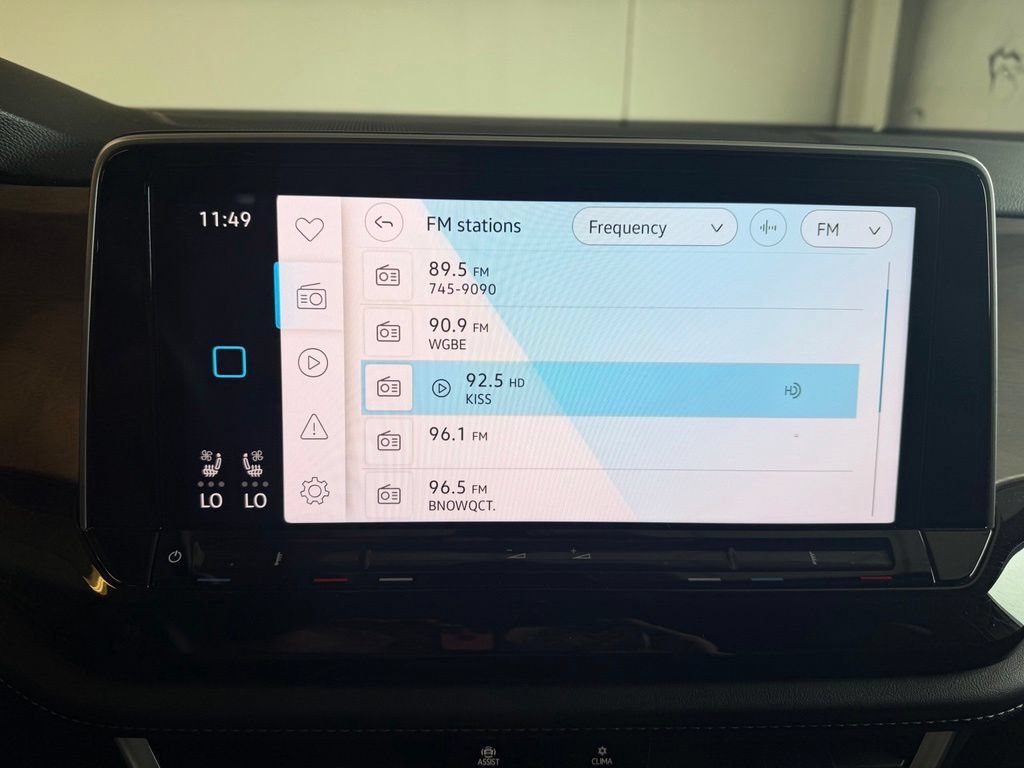 Used 2025 Volkswagen Atlas SE FWD image 17