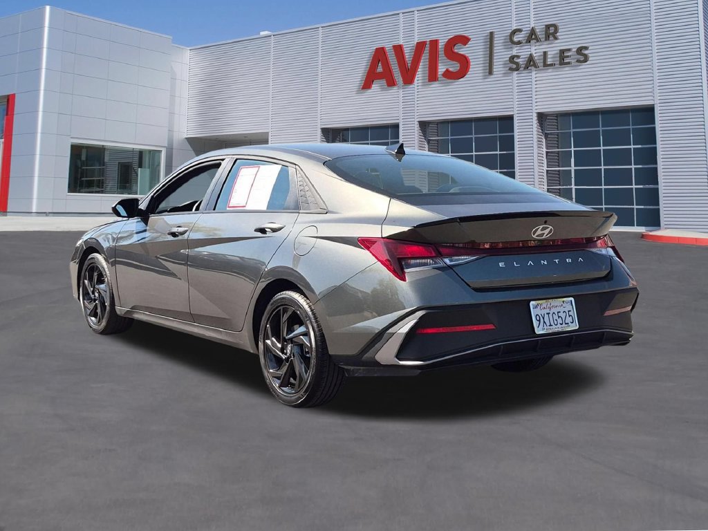 Used 2026 Hyundai Elantra Sport FWD image 9