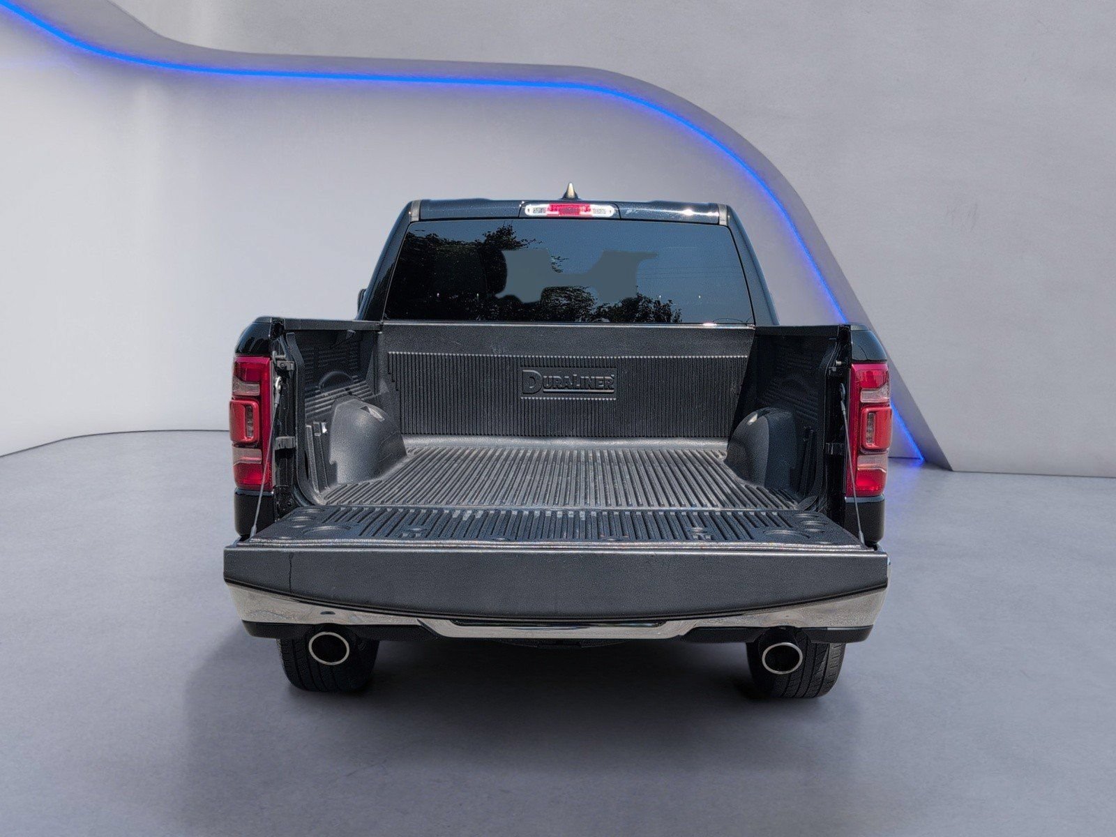 Used 2024 RAM 1500 Laramie AWD/4WD image 14