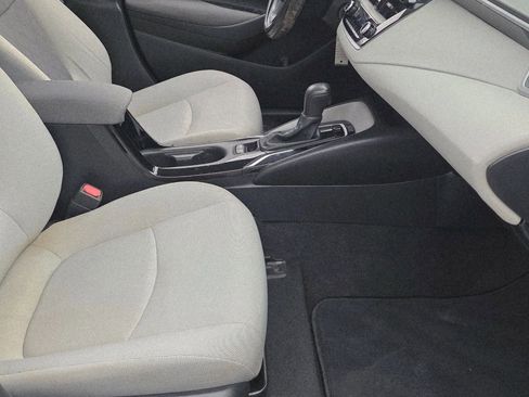 Used 2020 Toyota Corolla LE image 12