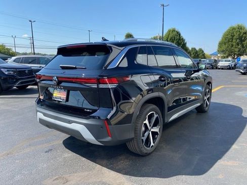 New 2025 Volkswagen Tiguan SE AWD/4WD image 9