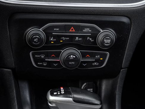 Used 2016 Dodge Charger R/T Scat Pack w/ Technology Group RWD image 30
