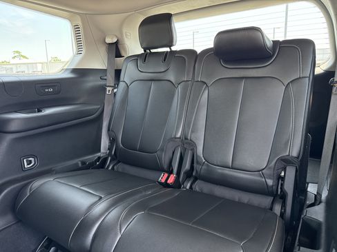 Used 2023 Jeep Grand Cherokee L Limited AWD/4WD image 30