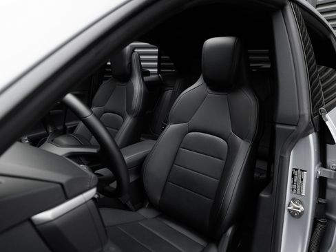 Used 2025 Porsche Macan Electric RWD image 5