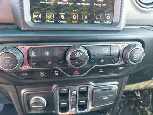 Used 2022 Jeep Wrangler Sport S w/ Sun And Sound Package image 22