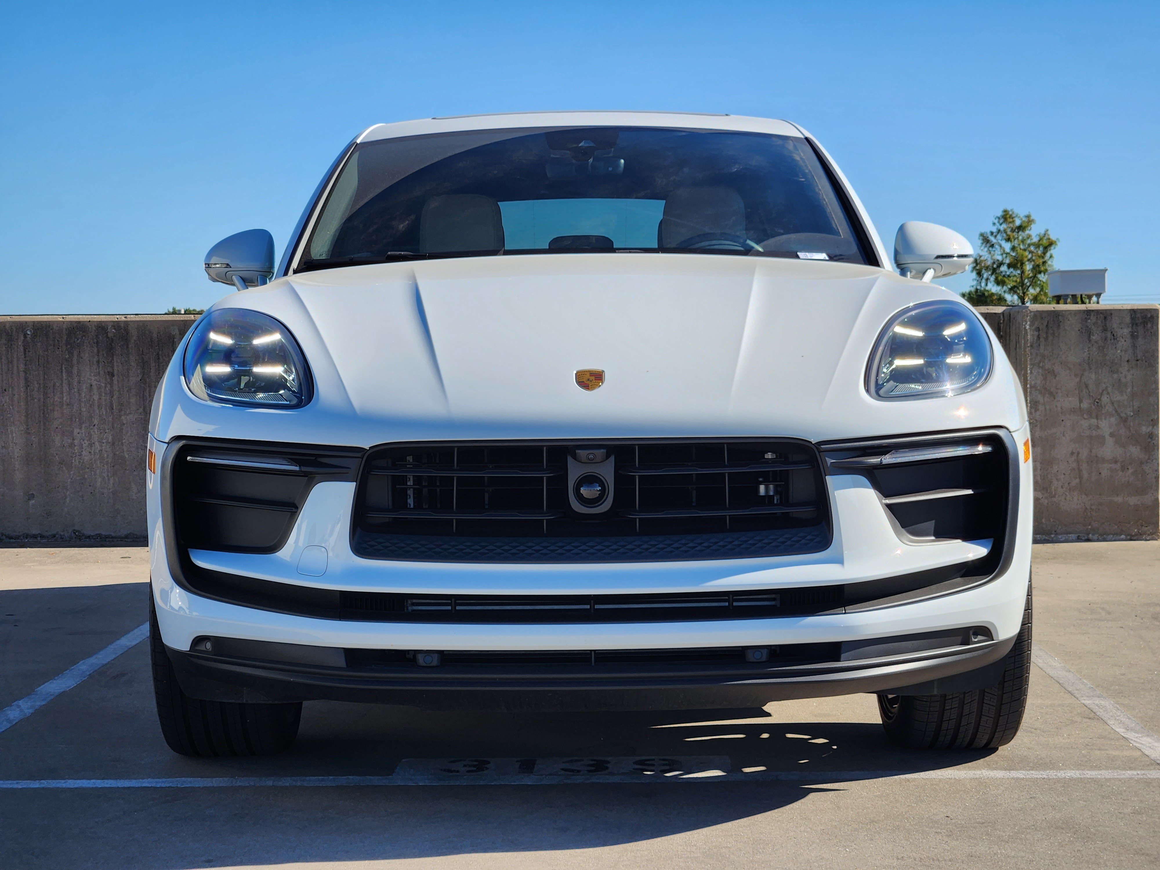 Certified 2026 Porsche Macan AWD/4WD image 11