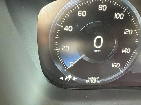 Used 2018 Volvo XC60 T6 R-Design w/ Convenience Package image 27