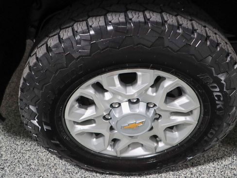 Used 2023 Chevrolet Silverado 2500 LT w/ Convenience Package AWD/4WD image 11