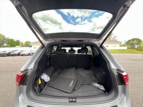 Certified 2022 Volkswagen Tiguan SE R-Line AWD/4WD image 21