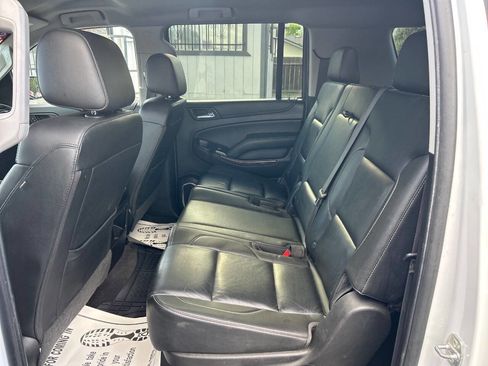 Used 2019 Chevrolet Suburban LT image 17