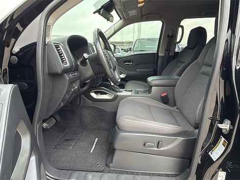 Used 2024 Nissan Frontier SV w/ SV Convenience Package image 4