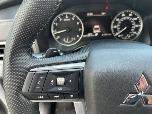 Used 2025 Mitsubishi Outlander SE AWD/4WD image 23