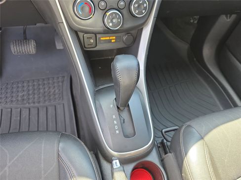 Used 2020 Chevrolet Trax LT w/ Driver Confidence Package image 27