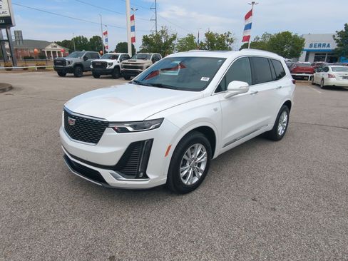 Used 2023 Cadillac XT6 Luxury FWD image 4