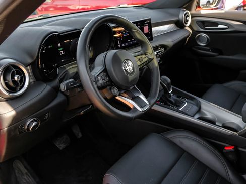 Used 2024 Alfa Romeo Tonale Ti image 3