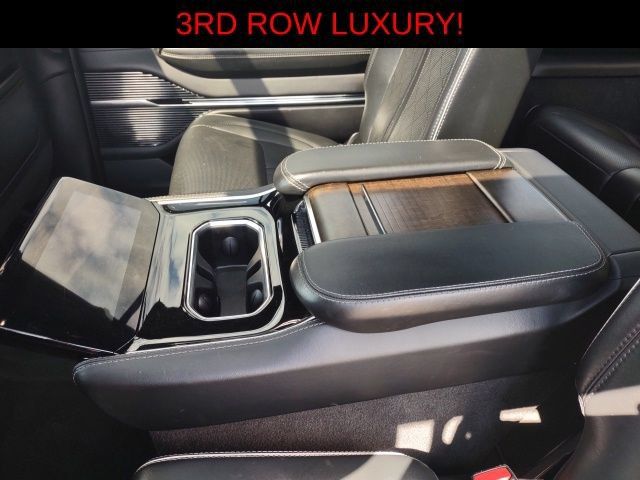 Used 2023 Jeep Grand Wagoneer L Series II AWD/4WD image 23