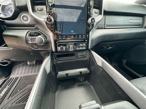 Used 2022 RAM 1500 Big Horn AWD/4WD image 39
