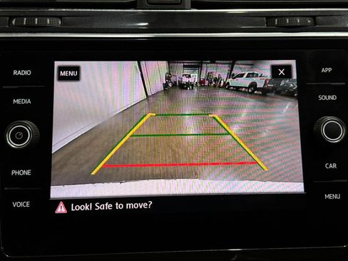 Used 2019 Volkswagen Tiguan SE FWD image 40