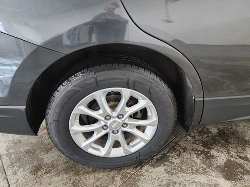 Used 2018 Chevrolet Equinox LS image 40