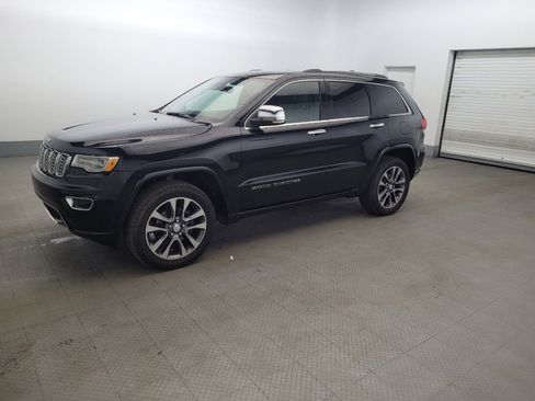 Used 2018 Jeep Grand Cherokee Overland AWD/4WD image 2