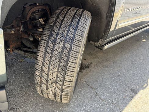 Used 2018 Chevrolet Silverado 1500 LTZ Z71 w/ LTZ Plus Package image 8