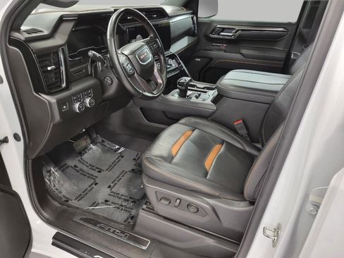 Used 2025 GMC Sierra 1500 AT4 w/ AT4 Preferred Package AWD/4WD image 11