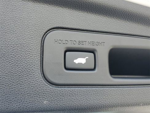 Certified 2025 Acura MDX FWD image 10