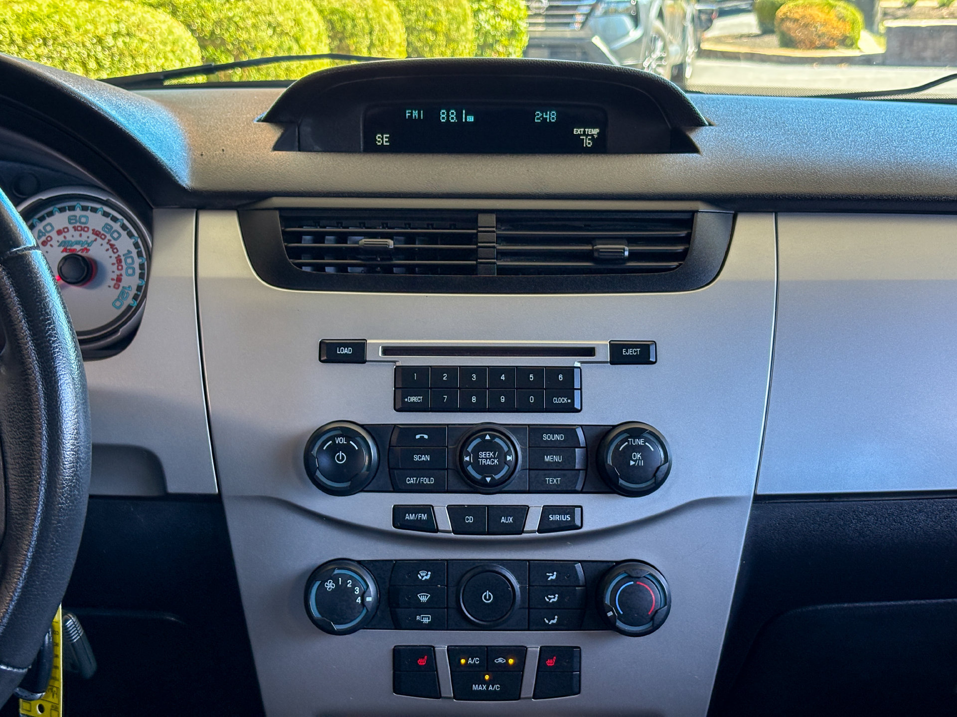 Used 2010 Ford Focus SEL FWD image 14
