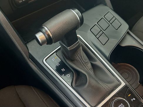 Used 2025 Kia Sportage LX image 23