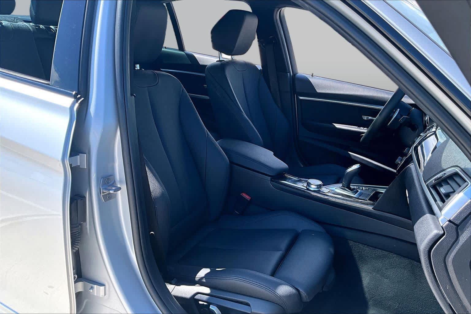 Used 2018 BMW 330i Sedan RWD image 8