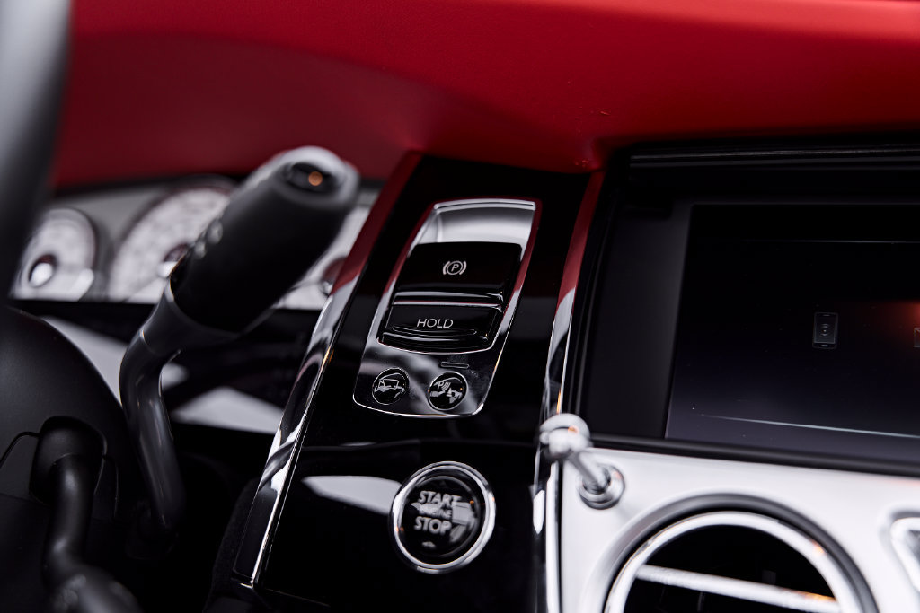 Used 2019 Rolls-Royce Dawn RWD image 69