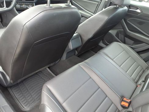 Used 2024 Volkswagen Jetta SE FWD image 15