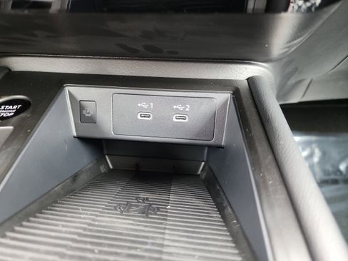 New 2026 Nissan Kicks SR image 13