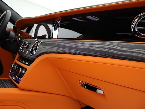 Used 2026 Rolls-Royce Spectre AWD/4WD image 37