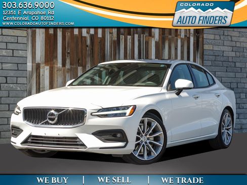 Used 2021 Volvo S60 T6 Momentum AWD/4WD image 1