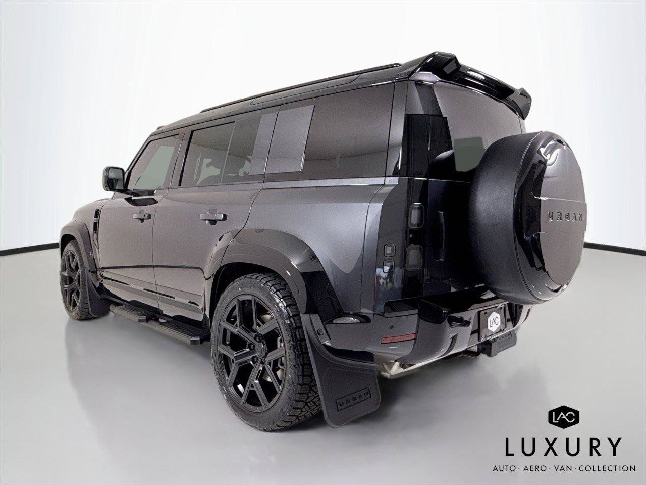 Used 2026 Land Rover Defender 110 X-Dynamic SE AWD/4WD image 8