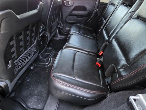 Used 2020 Jeep Wrangler Unlimited Rubicon w/ Dual Top Group AWD/4WD image 9