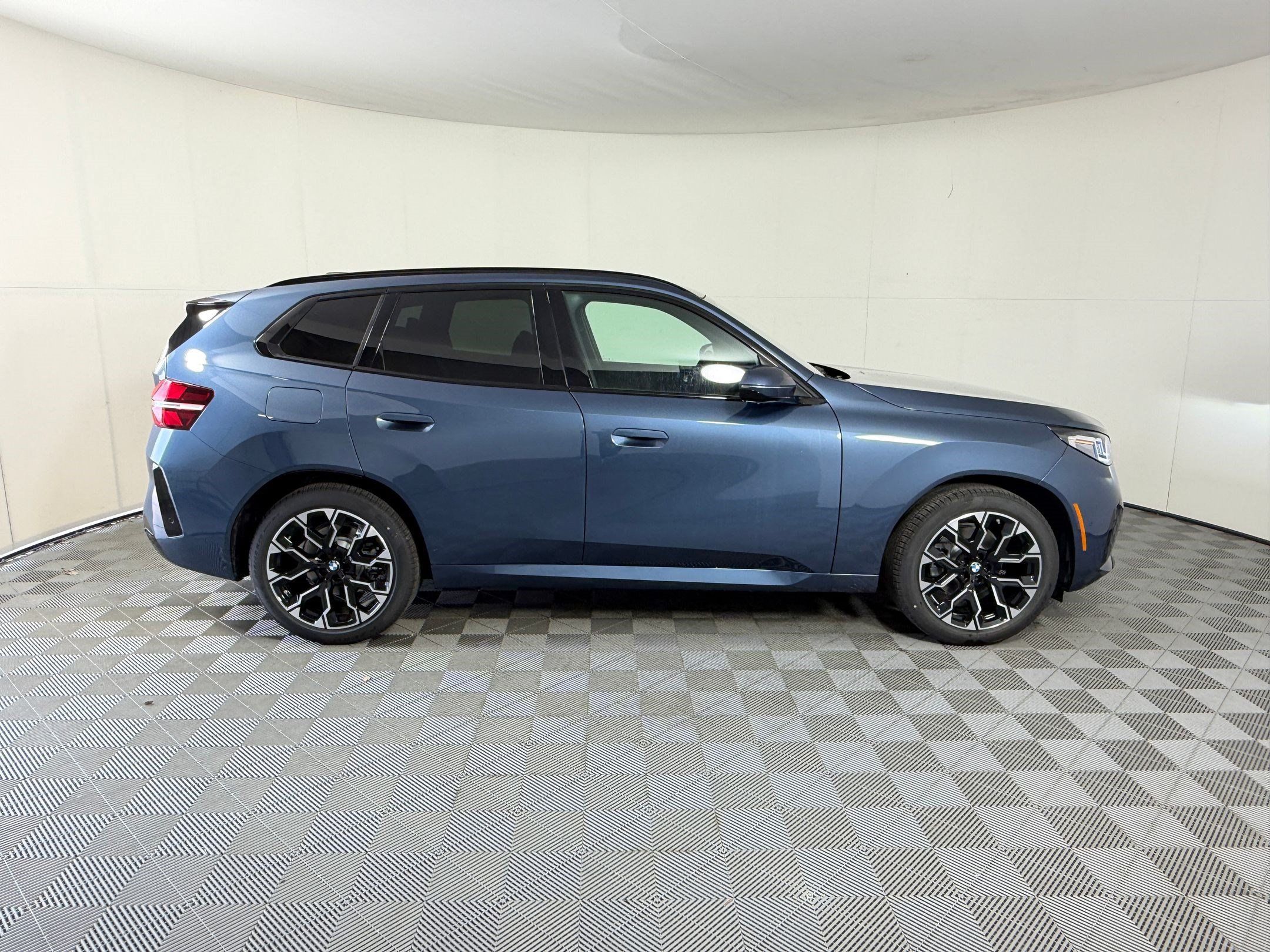 Used 2026 BMW X3 xDrive30i w/ M Sport Package AWD/4WD image 8