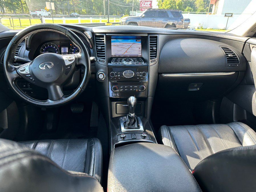 Used 2017 INFINITI QX70 AWD w/ Premium Package image 12