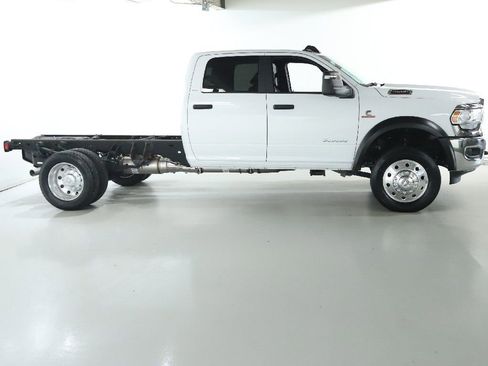 Used 2024 RAM 4500 SLT w/ Quick Order Package 2YG SLT image 11