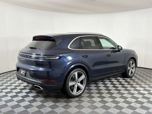 Certified 2026 Porsche Cayenne AWD/4WD image 10