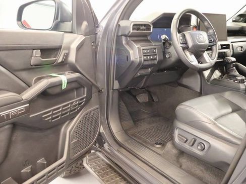 Certified 2025 Toyota 4Runner TRD Off-Road Premium AWD/4WD image 9