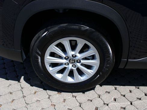 Certified 2024 Toyota Grand Highlander AWD image 13