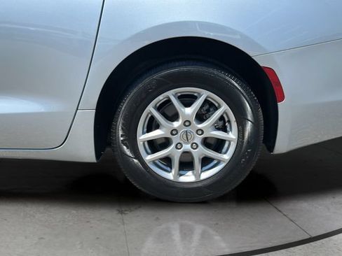 Used 2023 Chrysler Voyager LX FWD image 31