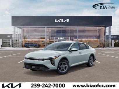 New 2025 Kia K4 LXS