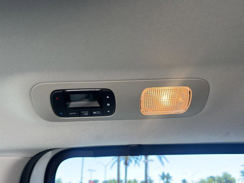 Used 2025 Honda Odyssey Elite image 24