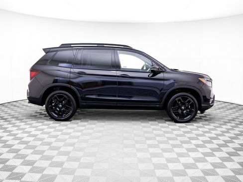 Certified 2024 Honda Passport Black Edition image 8