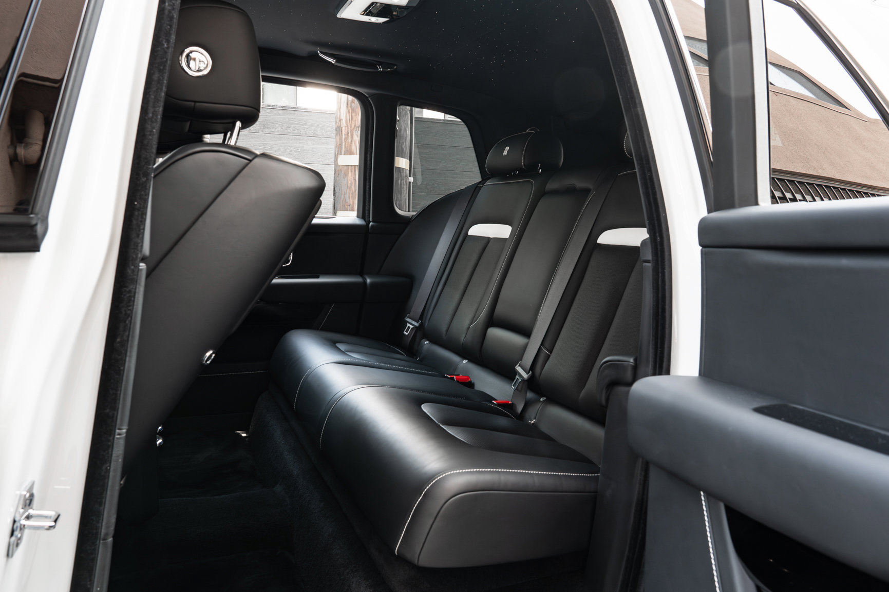 Used 2023 Rolls-Royce Cullinan w/ Technology Package AWD/4WD image 8